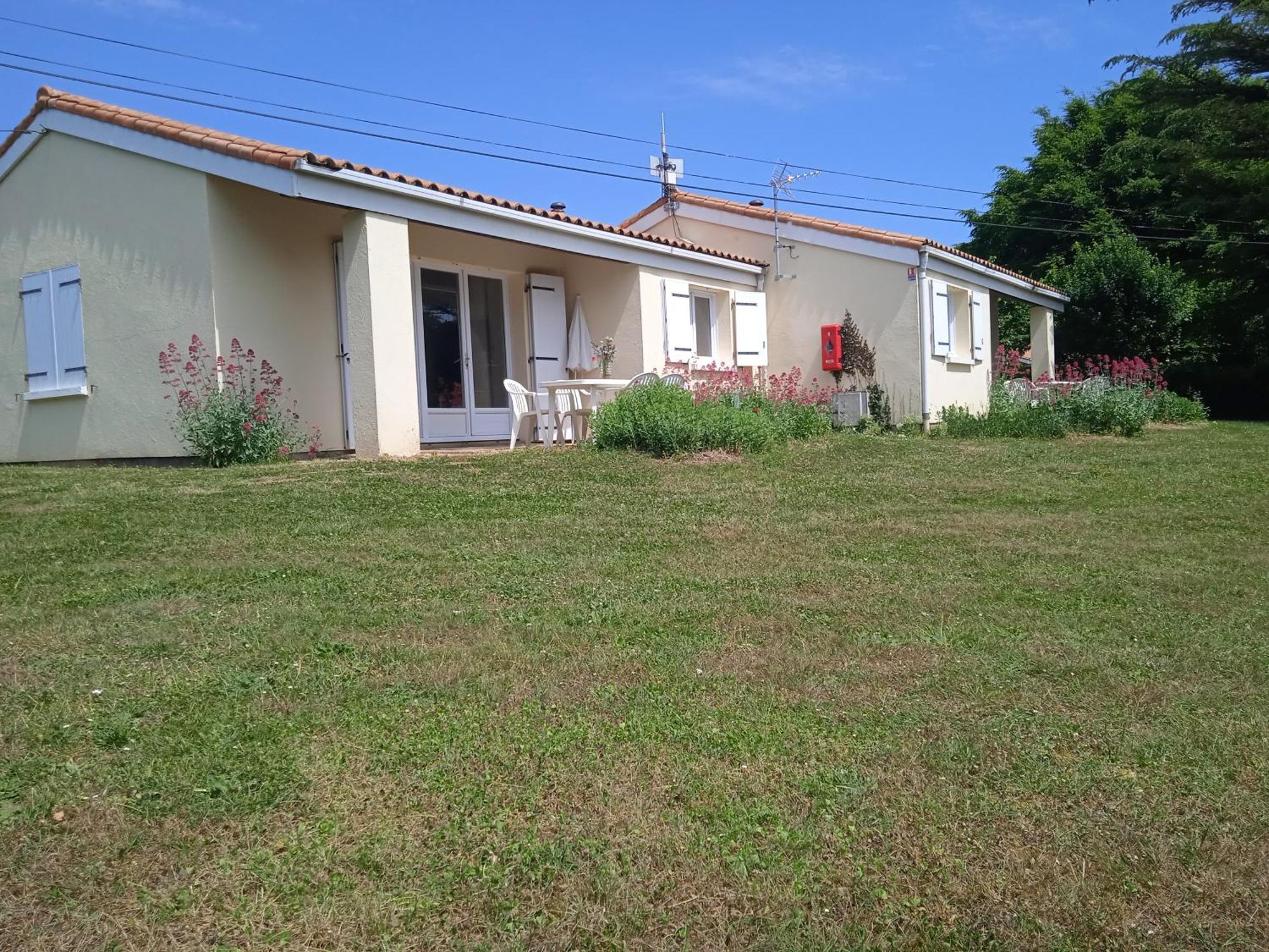 Olydea Le Lambon - Prailles-La-Couarde Hotel Exterior foto